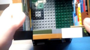 Огромный сейф из Лего