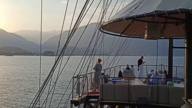 Закат в море смотреть онлайн