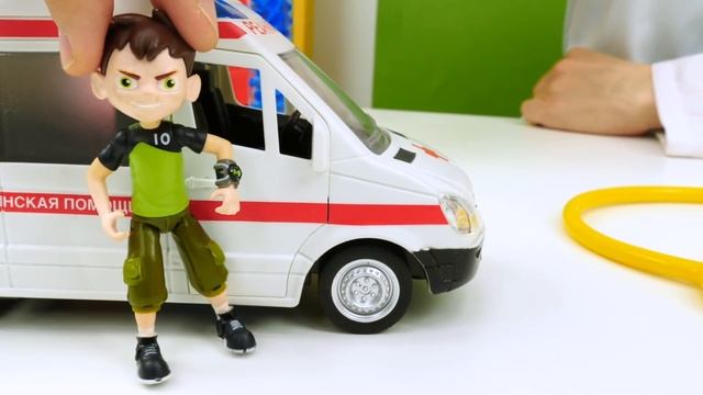 Видео про игры в доктора. Супергерой Бен 10 помог Кевину! Игрушки супергерои в больничке Мегаклиника