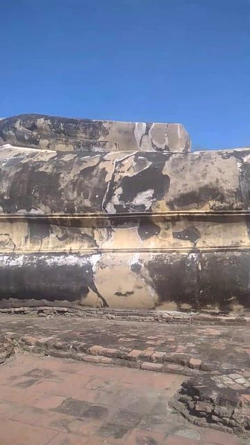 Enormous Feet & Smile Wat Lokkayasutha Ayuttaya#thailandtravel #thailand #thailandtravelvlog #templ смотреть онлайн