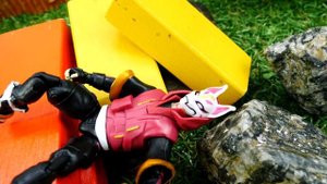 Герои Фортнайт и королевская битва. Видео с игрушками для детей.