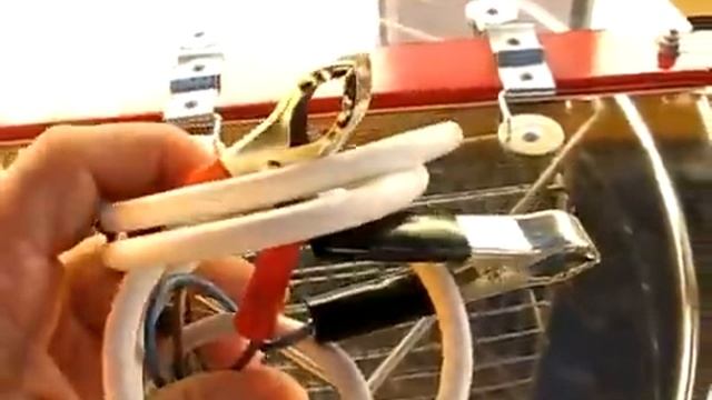 Нова Пасіка  Медогонка кассетная на 4 рамки на 12V смотреть онлайн