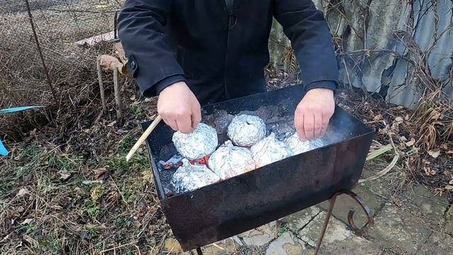 Готовим праздничное блюдо в мешочках или отдых у мангала. Stew vegetables with meat смотреть онлайн