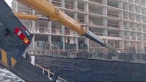 Упал автокран