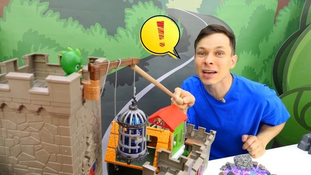 Человек Паук в ловушке? Той Мастер придет на помощь! Трансформеры и супергерои в видео для мальчиков смотреть онлайн