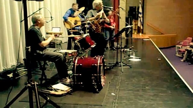 Blue Chi Hua Hua - The Radar Rangers смотреть онлайн