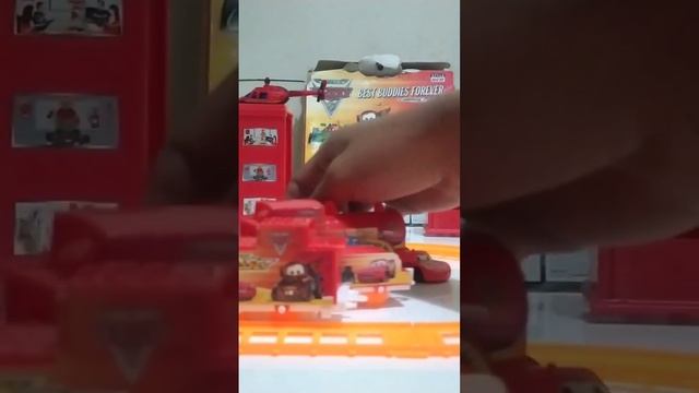 Merakit Mainan mobil Transformers, mobil Bumblebee, mobil Volkswagen Beetle warna warni, robot