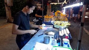 Фастфуд по-тайски.
