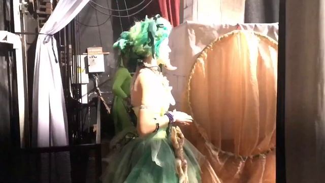 Тайна Заколдованного Кристалла (бэкстейдж со спектакля) смотреть онлайн