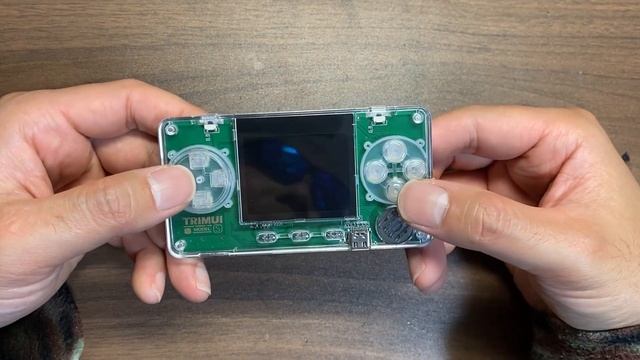 【1】TRIMUI Ultra-Sの徹底感想レビュー「開封して外観チェック」ほぼ名刺サイズの最小であり最軽量の中華ゲーム機TRIMUI Ulが遂に登場！TRIMUI MODEL S смотреть онлайн