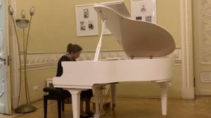 Й. Гайдн -Соната ми минор в 3-х частях