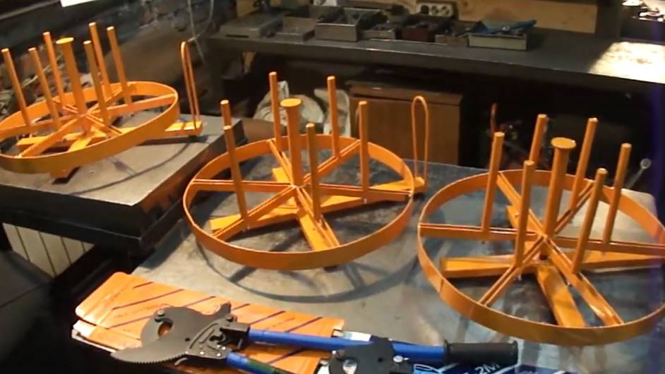 Стойка размотки бухт СРБ-1 (™АПИС) в сравнении смотреть онлайн