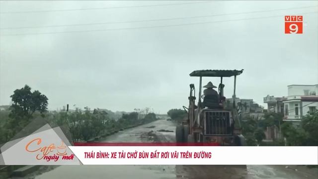 THÁI BÌNH: XE TẢI CHỞ BÙN ĐẤT RƠI VÃI TRÊN ĐƯỜNG смотреть онлайн