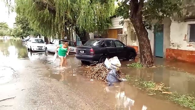 El Litoral.com - Así se inundó barrio Chalet 01-03-16