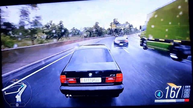 Играю в гонки чуть не разбился на БМВ ??? смотреть онлайн