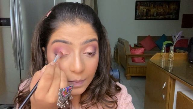 SOFT GLAM MAKEUP LOOK WITH GLITTER !! MAKEUP TUTORIAL FOR BEGINNERS !! eye makeup