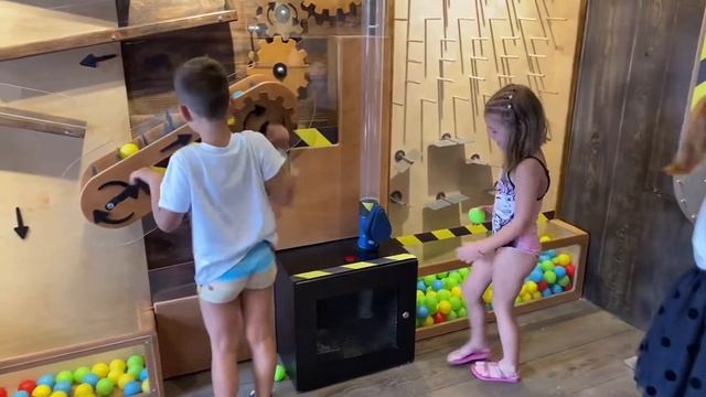 В гостях у Маши с Мишей The Land of Legends смотреть онлайн