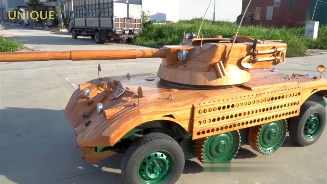 Деревянный ТАНК EBR 105 из старого микроавтобуса, крутая работа по дереву. смотреть онлайн