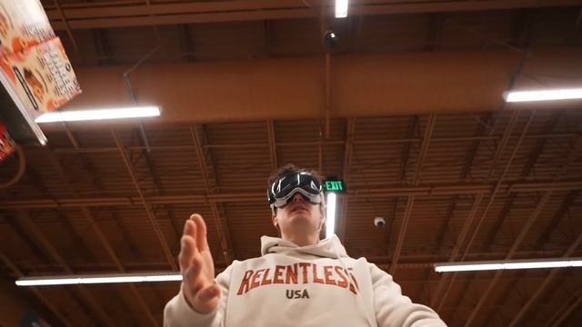 I Wore Apple Vision Pros to the Gym… смотреть онлайн