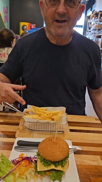 Australian Beef Burger in Thailand shorts australianbeefburger thailand asmr