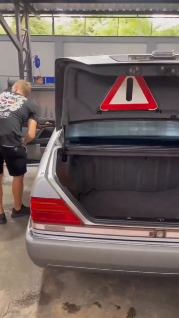 Странный Mercedes w140 (кабан) на ПРАВОМ РУЛЕ #дубровскийсиндикат #shorts