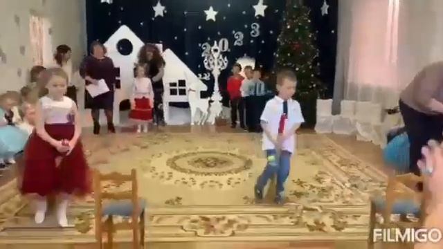 Прощание с новогодней ёлочкой смотреть онлайн