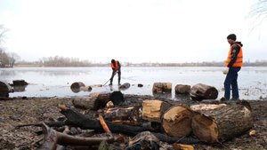 В округе стартовала очистка водоемов