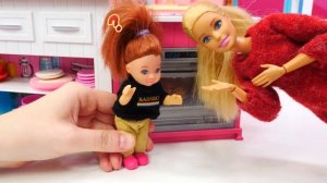 Новогоднее чудо для Штеффи  Игры в куклы Барби для девочек
