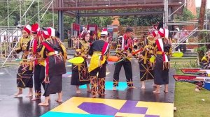 Tari Pacu Jalur dari Kuantan Singingi - Riau, di Karisma Event Nusantara Festival 2023, TMII