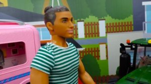 Мультик Барби: Штеффи упала в пруд! Пикник с ночёвкой - Видео для девочек