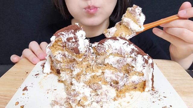 뚜레쥬르 귀여운 당신은 밤 맛 케이크 먹방 chestnut cake mukbnag смотреть онлайн