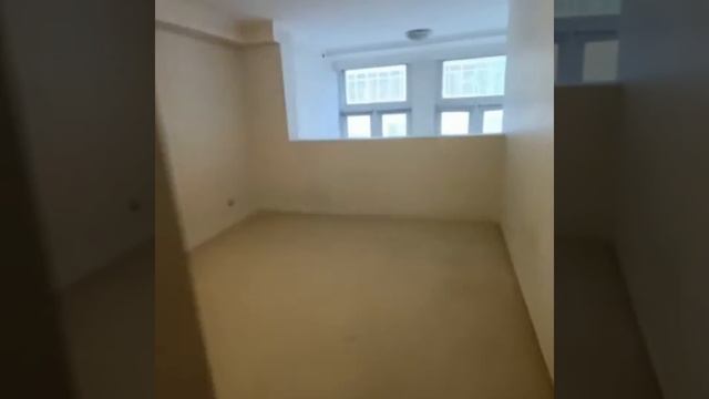 FOR LEASE - European style, large windows & generous sized split with 1 bedroom apartment in CBD. смотреть онлайн