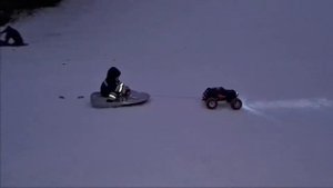 Traxxas Summit. Выезд на снег с детьми :)