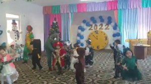 Новогодний танец детей