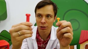 Молния Маквин потерял колесо на гонке. Видео про машинки из мультфильма Тачки