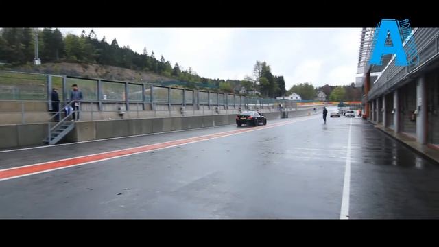 Which V10 do You prefer? M5 or 570-4 Superleggera? (downshifts, accelerations) смотреть онлайн