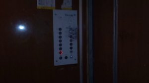 Лифты КМЗ, один из них мод. Корона-Лифт в доме 1989 года (Советский р-н)