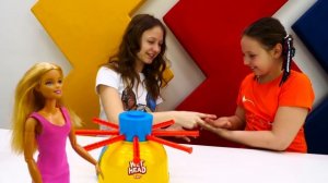 Смешные видео с куклами – Барби и Эльза Холодное Сердце в шоу ЧЕЛЛЕНДЖ! – Весёлые игры онлайн.