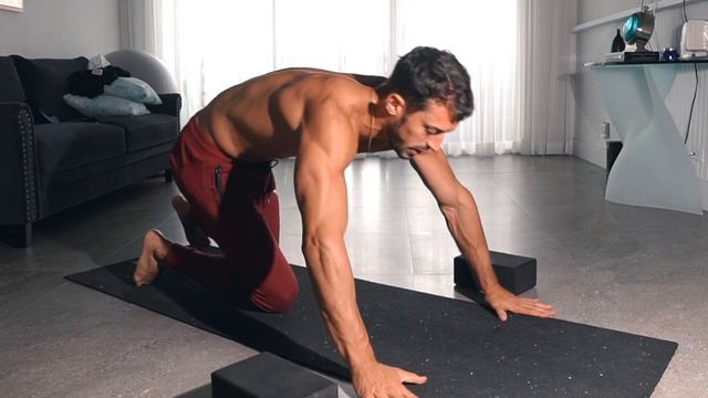 12 BEST Bodyweight Chest Exercises (at home, no equipment) смотреть онлайн