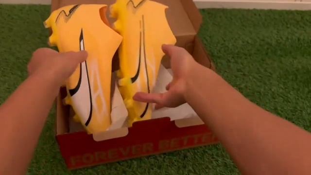 UNBOXING ULTRA MATCH+ LL FG/AG MEN'S FOOTBALL BOOTS YELLOW BLAZE PUMA WHITE PUMA BLACK смотреть онлайн