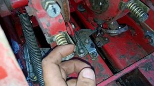 Техническое обслуживание пресс подборщика Велгер АП-42.