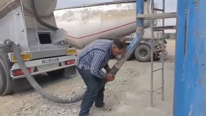 2017 Закачка цемента в силос цементовозом