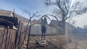 Как без опыта сделать теплицу! Теплица своими руками за копейки!