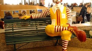 В Москве закрыли МакДональдс  В Москве закрыли ресторан МакДональдс  По решению Роспотребнадзора в