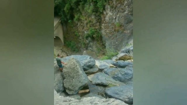 Corse, vacances, cascade Buccatoggio, Bucatoghju.Corsica. Корсика, отдых, отпуск, Водопад Букатоджи смотреть онлайн