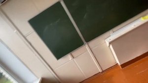 Члены волонтёрского отряда «Волонтёрик» оказали помощь в уборке класса!