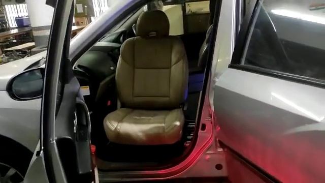 Caruna Swivel seat on XUV 500 at LJ institute Ahmedabad смотреть онлайн