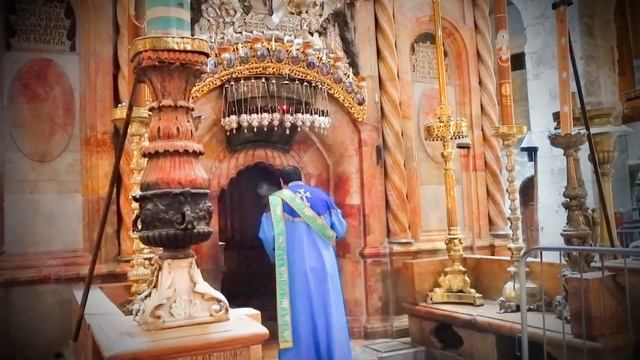 Молитва в Кувуклии в храме Гроба Господня в Иерусалиме смотреть онлайн
