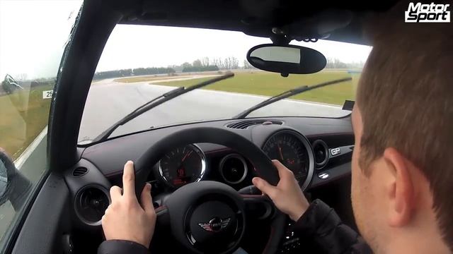 Play with a Mini JCW GP II on wet track (Motorsport) смотреть онлайн