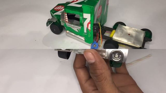 Make An Amazing Truck Tank With 7UP Cans And DC Motor - DIY смотреть онлайн